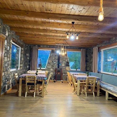 טת Guesthouse Dritan Tethorja מראה חיצוני תמונה