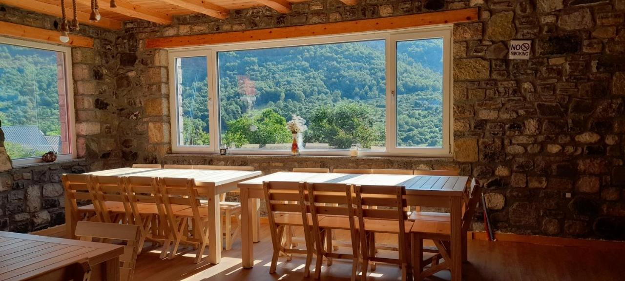 טת Guesthouse Dritan Tethorja מראה חיצוני תמונה