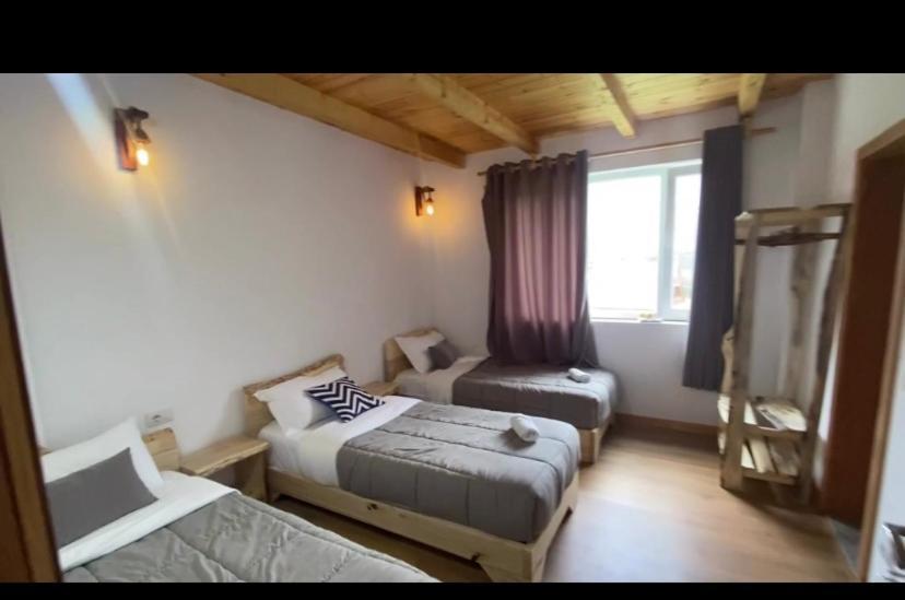 טת Guesthouse Dritan Tethorja מראה חיצוני תמונה