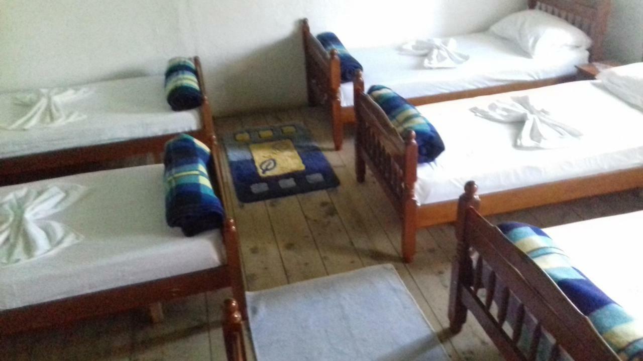 טת Guesthouse Dritan Tethorja מראה חיצוני תמונה
