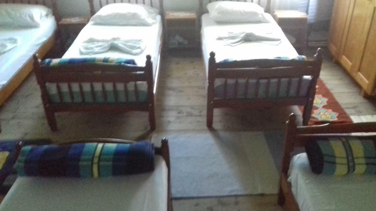 טת Guesthouse Dritan Tethorja מראה חיצוני תמונה